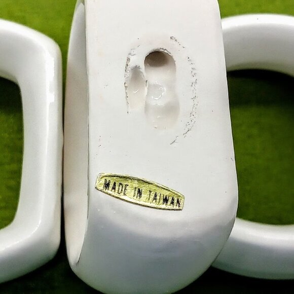 Vintage Holly Red Berries Green Leaves Porcelain Napkin Rings - Picture 5 of 7